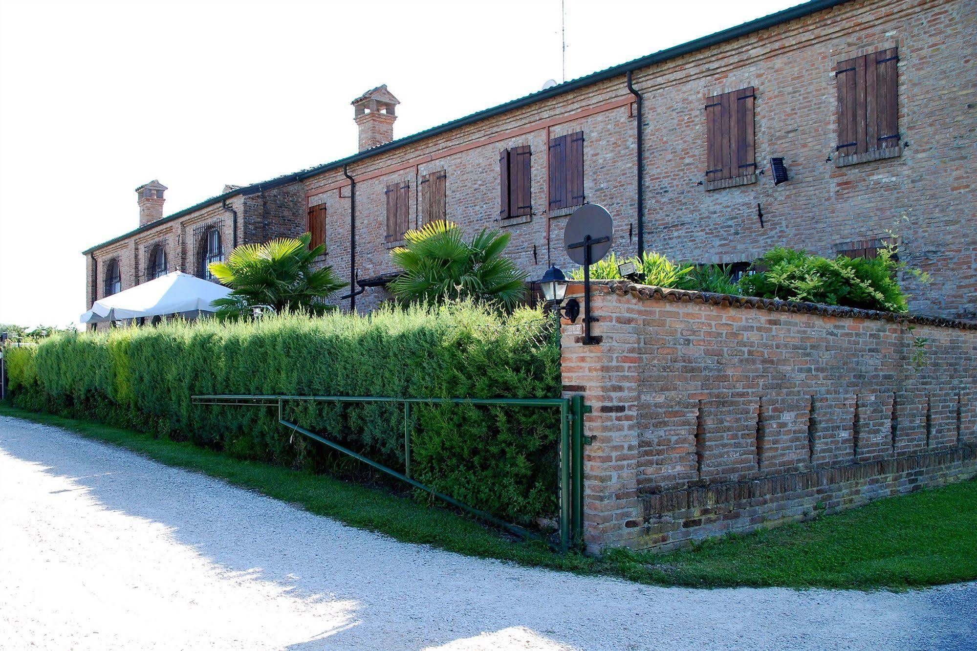 Agriturismo-R&B Corte Dei Gioghi Феррара Экстерьер фото