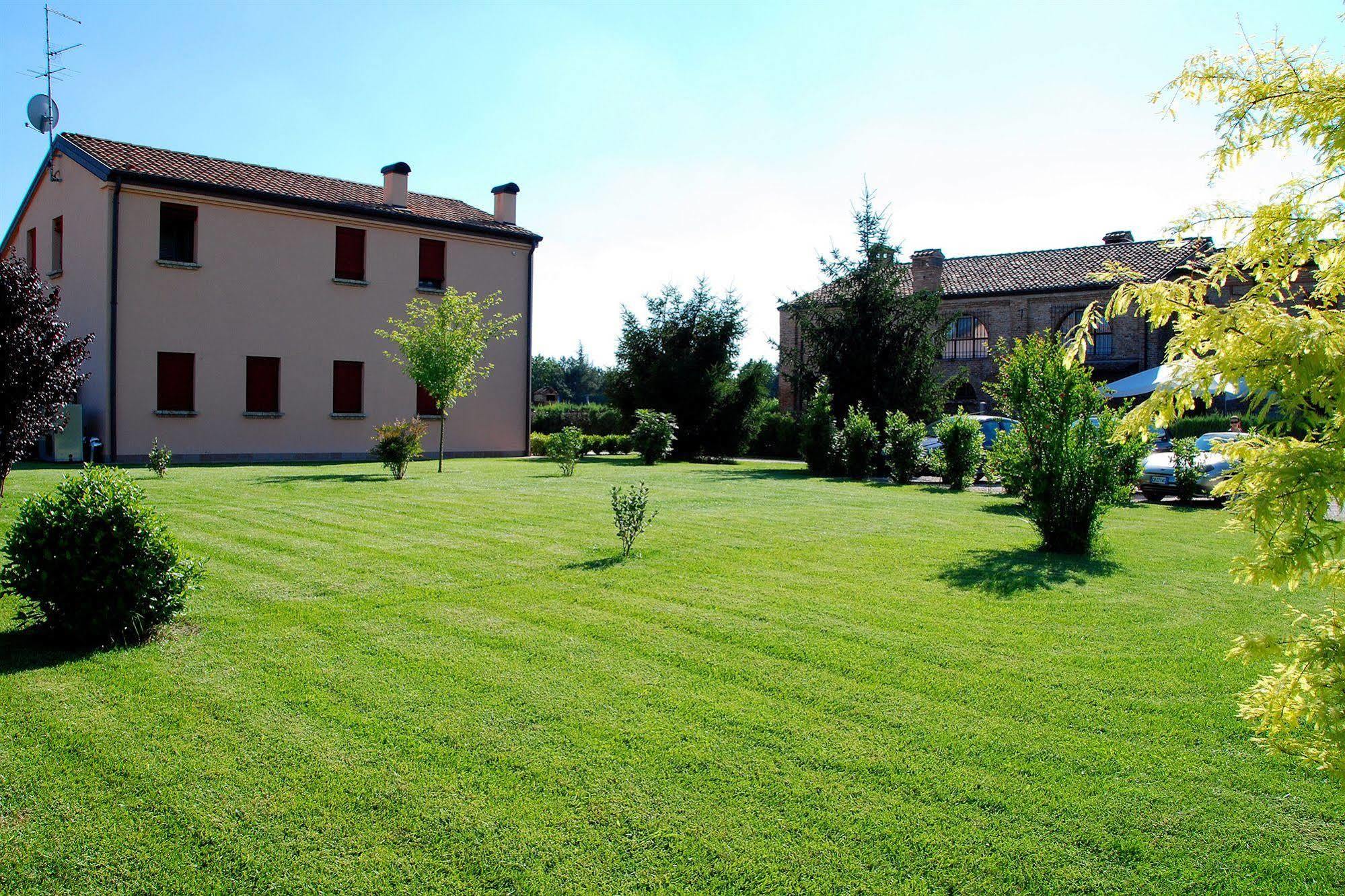 Agriturismo-R&B Corte Dei Gioghi Феррара Экстерьер фото